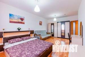 3-к квартира, посуточно, 65м2, 1/25 этаж