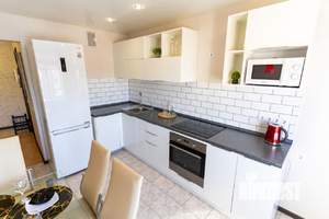 2-к квартира, посуточно, 58м2, 1/1 этаж