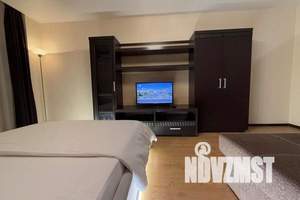 1-к квартира, посуточно, 44м2, 11/18 этаж