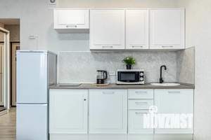 Студия квартира, посуточно, 30м2, 8/10 этаж