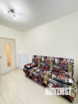 Студия квартира, посуточно, 35м2, 1/25 этаж