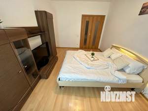 1-к квартира, посуточно, 42м2, 2/10 этаж