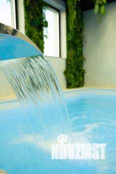 Студия квартира, посуточно, 32м2, 1/3 этаж