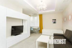 Студия квартира, посуточно, 32м2, 1/3 этаж