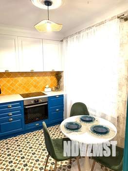 Студия квартира, посуточно, 32м2, 17/17 этаж