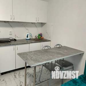 Студия квартира, посуточно, 28м2, 7/10 этаж