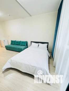 Студия квартира, посуточно, 40м2, 2/25 этаж