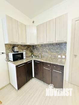 Студия квартира, посуточно, 35м2, 1/25 этаж