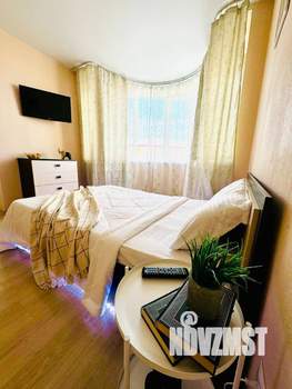 Студия квартира, посуточно, 40м2, 7/25 этаж
