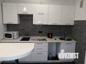 1-к квартира, посуточно, 37м2, 9/16 этаж