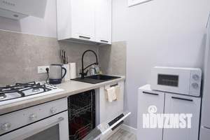 1-к квартира, посуточно, 42м2, 2/5 этаж