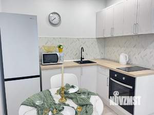 1-к квартира, посуточно, 40м2, 17/26 этаж