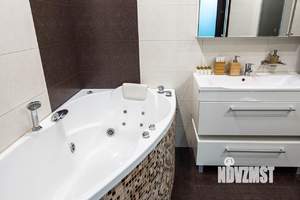 2-к квартира, посуточно, 62м2, 1/1 этаж