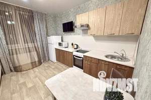 1-к квартира, посуточно, 35м2, 15/16 этаж