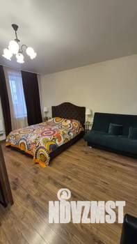 Студия квартира, посуточно, 35м2, 6/19 этаж