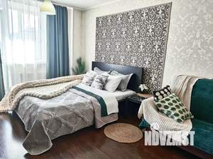 1-к квартира, посуточно, 40м2, 15/18 этаж