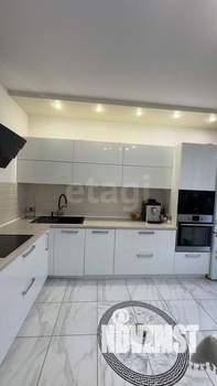 2-к квартира, вторичка, 60м2, 1/3 этаж