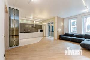 4-к квартира, вторичка, 135м2, 3/9 этаж