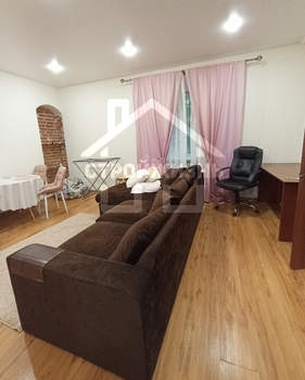 2-к квартира, вторичка, 42м2, 1/4 этаж