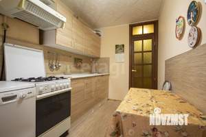 3-к квартира, вторичка, 64м2, 1/9 этаж