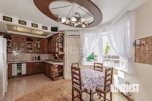 4-к квартира, вторичка, 143м2, 2/6 этаж