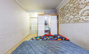 2-к квартира, вторичка, 43м2, 1/4 этаж
