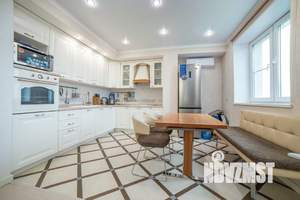 2-к квартира, вторичка, 68м2, 13/23 этаж