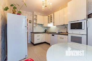 2-к квартира, вторичка, 58м2, 7/16 этаж