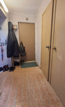 2-к квартира, вторичка, 43м2, 1/9 этаж