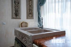 4-к квартира, вторичка, 320м2, 3/5 этаж