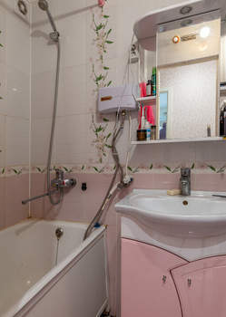 2-к квартира, вторичка, 60м2, 1/9 этаж