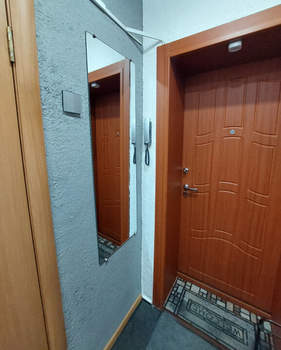 2-к квартира, вторичка, 42м2, 1/4 этаж