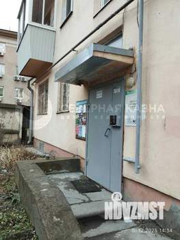 2-к квартира, вторичка, 45м2, 1/4 этаж