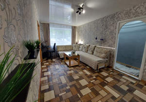 2-к квартира, вторичка, 42м2, 1/4 этаж