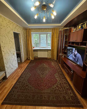 2-к квартира, вторичка, 39м2, 1/4 этаж