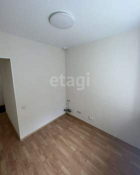 2-к квартира, вторичка, 43м2, 1/5 этаж