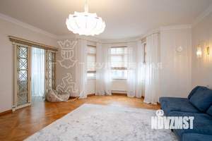 3-к квартира, вторичка, 141м2, 2/7 этаж