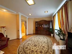 4-к квартира, вторичка, 100м2, 5/5 этаж