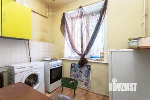 2-к квартира, вторичка, 43м2, 1/4 этаж