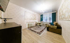 2-к квартира, вторичка, 43м2, 1/4 этаж