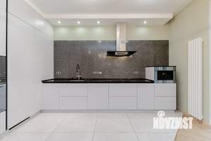 4-к квартира, вторичка, 135м2, 3/9 этаж