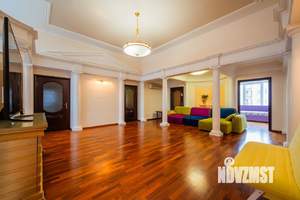 6-к квартира, вторичка, 230м2, 10/10 этаж