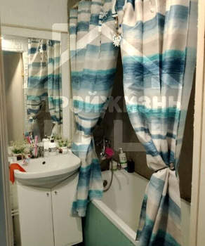 3-к квартира, вторичка, 58м2, 9/9 этаж