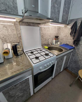 2-к квартира, вторичка, 42м2, 1/4 этаж