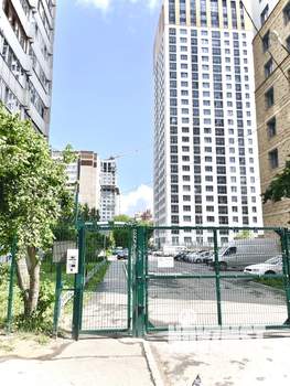 4-к квартира, вторичка, 116м2, 1/10 этаж