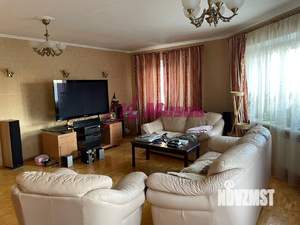 4-к квартира, вторичка, 141м2, 3/10 этаж