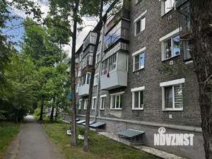 2-к квартира, вторичка, 39м2, 1/4 этаж