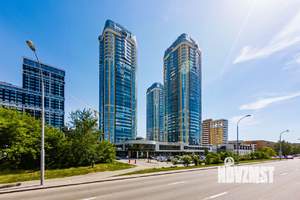 3-к квартира, вторичка, 123м2, 33/37 этаж