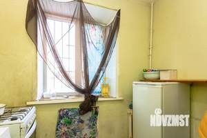 2-к квартира, вторичка, 43м2, 1/4 этаж