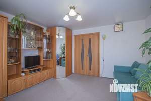 3-к квартира, вторичка, 58м2, 8/9 этаж